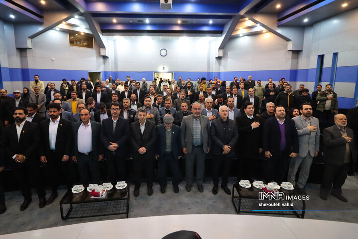 آیین رونمایی از نخستین ناوگان اتوبوس برقی اصفهان