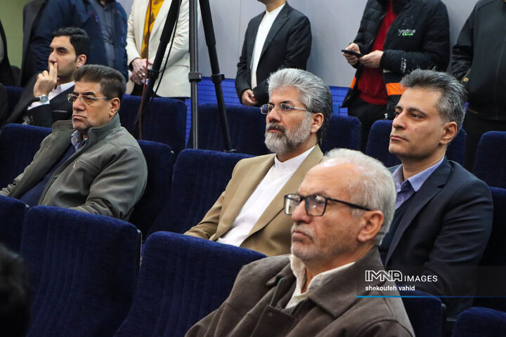 آیین رونمایی از نخستین ناوگان اتوبوس برقی اصفهان