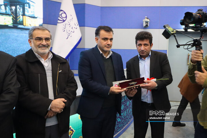 آیین رونمایی از نخستین ناوگان اتوبوس برقی اصفهان