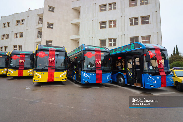 آیین رونمایی از نخستین ناوگان اتوبوس برقی اصفهان