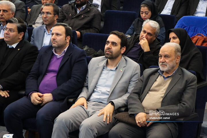 آیین رونمایی از نخستین ناوگان اتوبوس برقی اصفهان