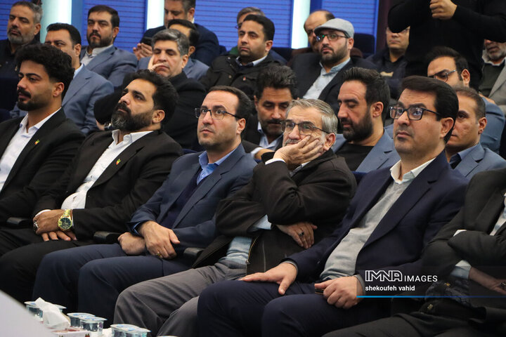 آیین رونمایی از نخستین ناوگان اتوبوس برقی اصفهان