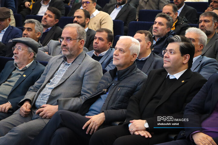 آیین رونمایی از نخستین ناوگان اتوبوس برقی اصفهان