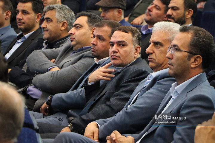 آیین رونمایی از نخستین ناوگان اتوبوس برقی اصفهان