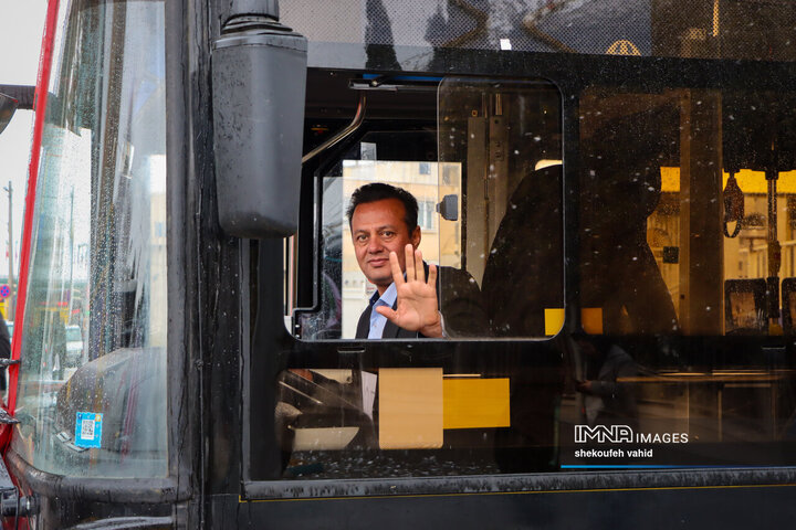 آیین رونمایی از نخستین ناوگان اتوبوس برقی اصفهان