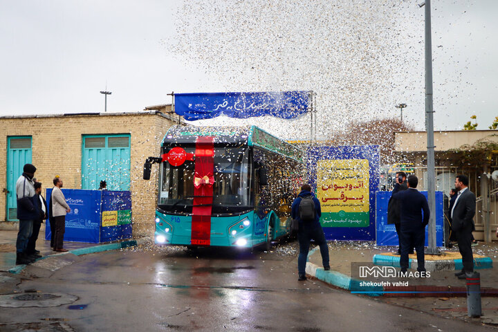 آیین رونمایی از نخستین ناوگان اتوبوس برقی اصفهان
