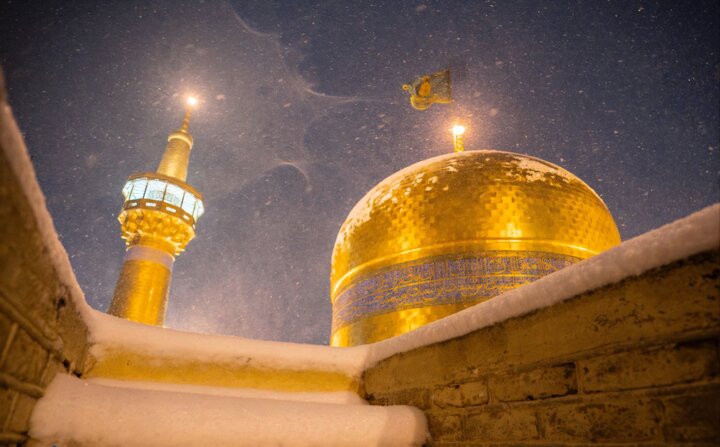 نخستین برف پاییزی در حرم مطهر رضوی