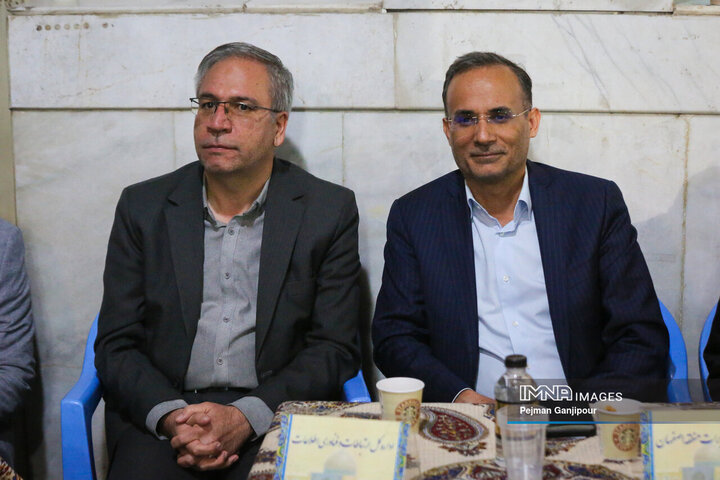 نشست مسئولین استان با مردم منطقه 15 شهرداری اصفهان