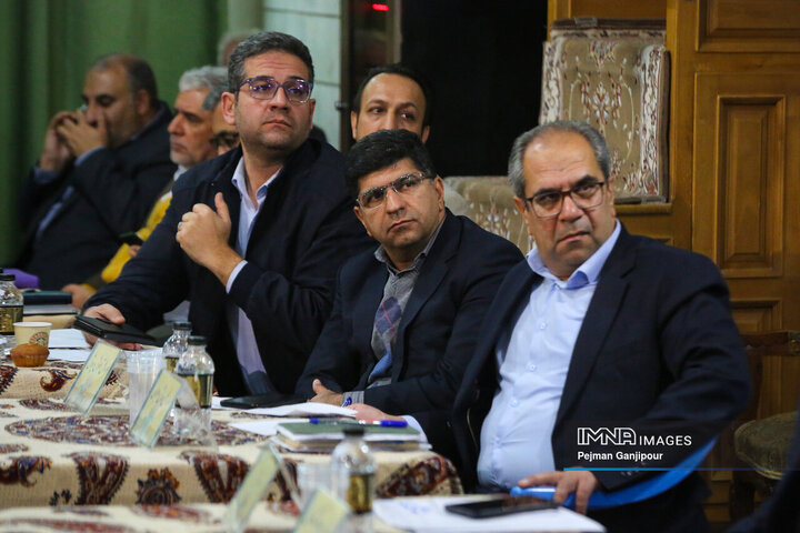 نشست مسئولین استان با مردم منطقه 15 شهرداری اصفهان
