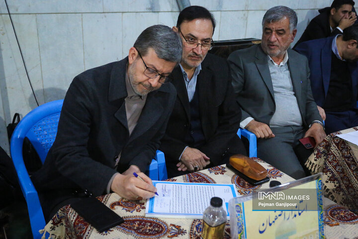 نشست مسئولین استان با مردم منطقه 15 شهرداری اصفهان