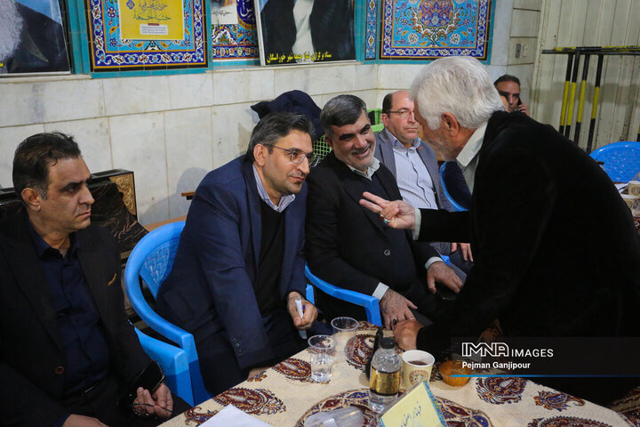 نشست مسئولین استان با مردم منطقه 15 شهرداری اصفهان