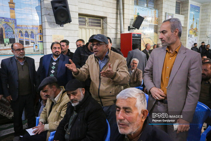 نشست مسئولین استان با مردم منطقه 15 شهرداری اصفهان