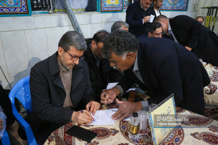 نشست مسئولین استان با مردم منطقه 15 شهرداری اصفهان