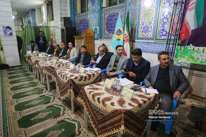 نشست مسئولین استان با مردم منطقه 15 شهرداری اصفهان