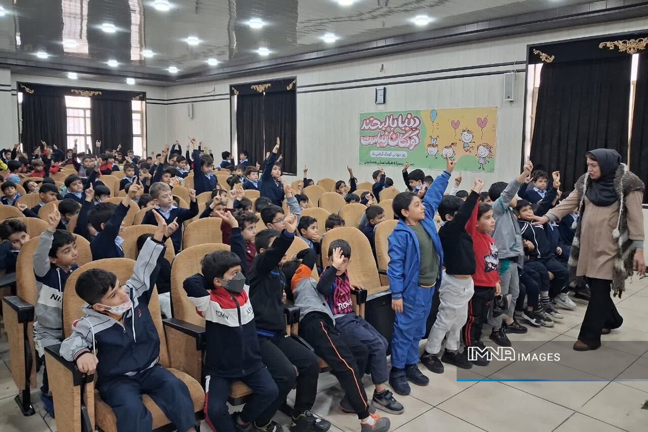 پویشهای آموزشی مدیریت پسماند در منطقه ۵ اصفهان؛ از «داستانک من» تا یلدای سبز با اصپاک