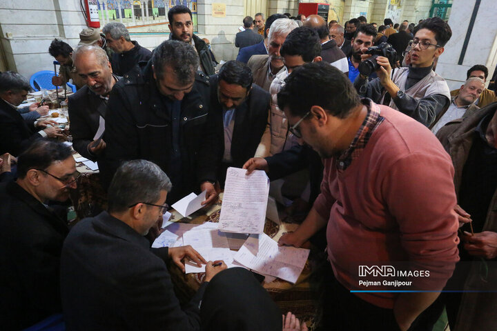 نشست مسئولین استان با مردم منطقه 15 شهرداری اصفهان