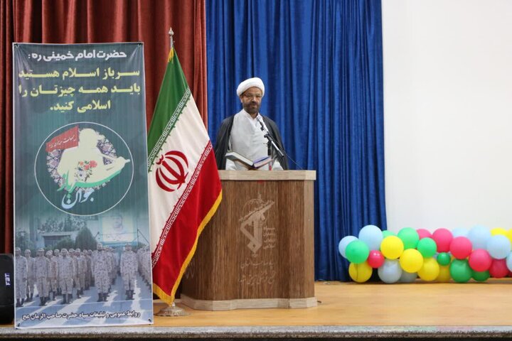 نماز و رفاقت، زیربنای آرامش خانواده‌های جوان است