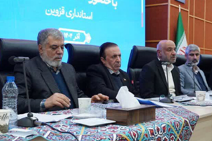 حال استان قزوین از نظر سیاسی خوب است