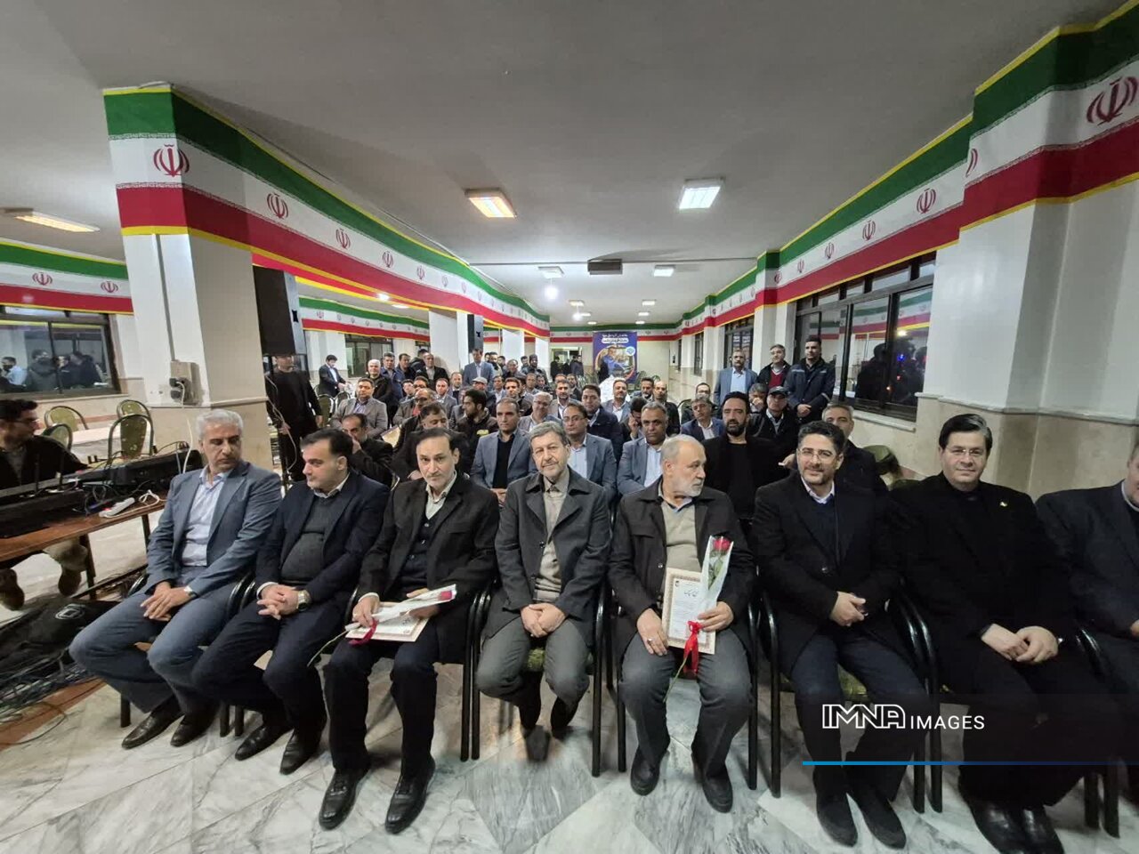 رانندگان گوش شنوا و چشم بینای شهر هستند