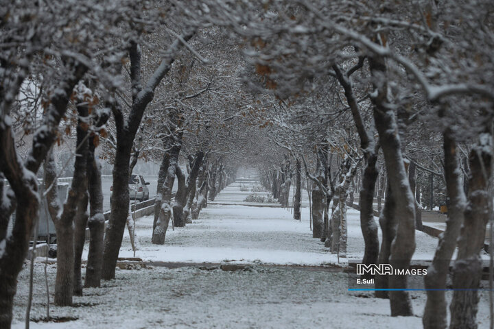 اراک؛ پاییزی که به زمستان سلام کرد