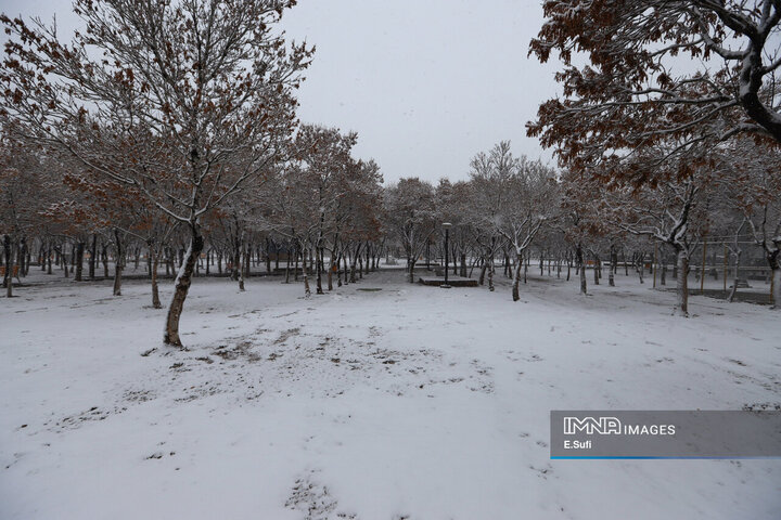 اراک؛ پاییزی که به زمستان سلام کرد