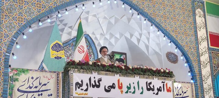 تأکید امام جمعه موقت بیرجند بر نقش نخبگان علمی در توسعه متوازن استان