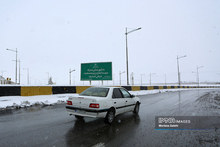 بارش برف در شهرستان مبارکه اصفهان