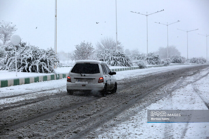 بارش برف در شهرستان مبارکه اصفهان