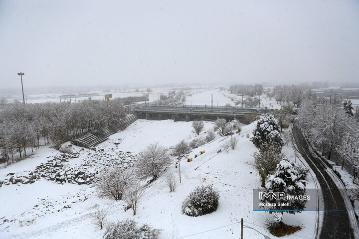 بارش برف در شهرستان مبارکه اصفهان
