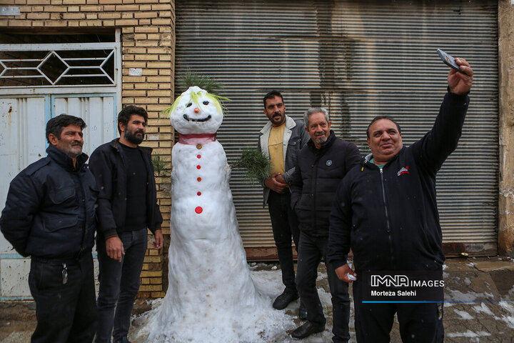 بارش برف در شهرستان مبارکه اصفهان