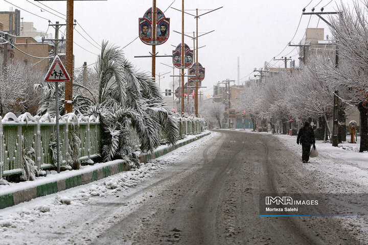 بارش برف در شهرستان مبارکه اصفهان