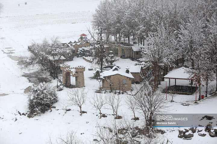 بارش برف در شهرستان مبارکه اصفهان