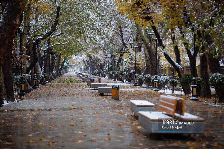 برف نوبرانه پاییزی در اصفهان