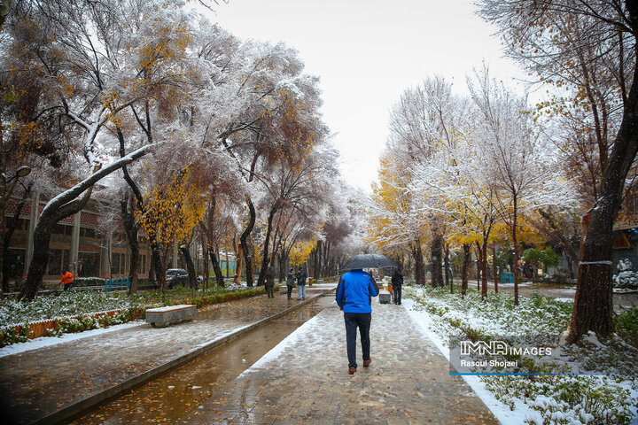 برف نوبرانه پاییزی در اصفهان