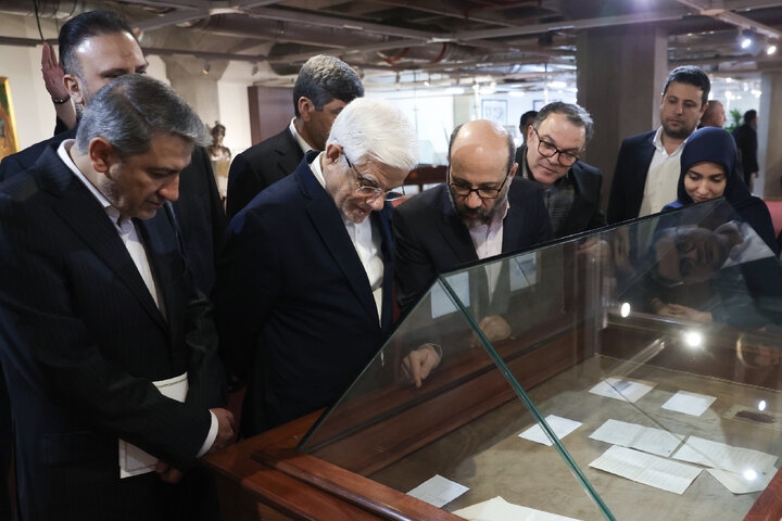 کتابخانه ملی دیپلماسی علمی و فرهنگی را دنبال کند