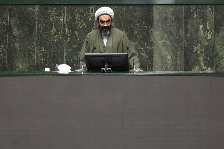 تداوم گران فروشیها قابل تحمل نیست/ مجلس استیضاح وزرا را در دستور کار قرار دهد