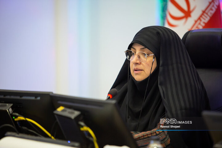 فرزانه کلاهدوزان، رئیس کمیسیون خانواده، بانوان و جوانان شورای اسلامی شهر اصفهان