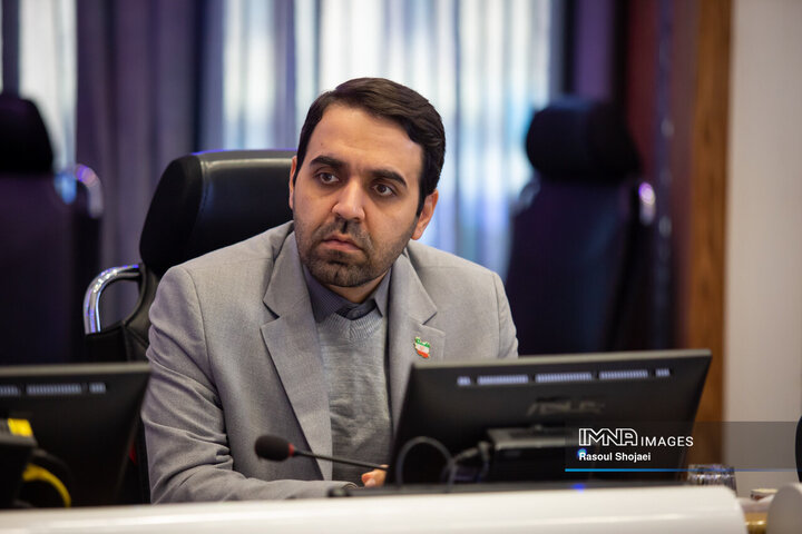 حساسیت نسبت به موضوع حقوق و دستمزد در شهرداری افزایش پیدا کند