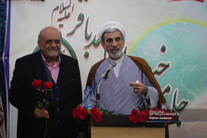 مراسم اهدای بسته‌های شب یلدا با مشارکت خیرین