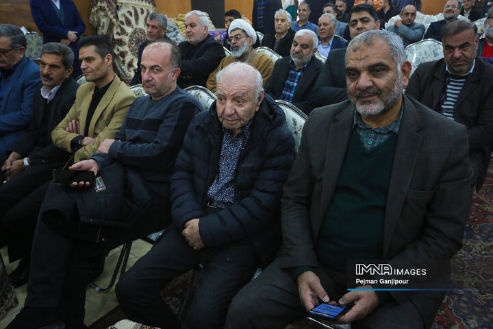 مراسم اهدای بسته‌های شب یلدا با مشارکت خیرین