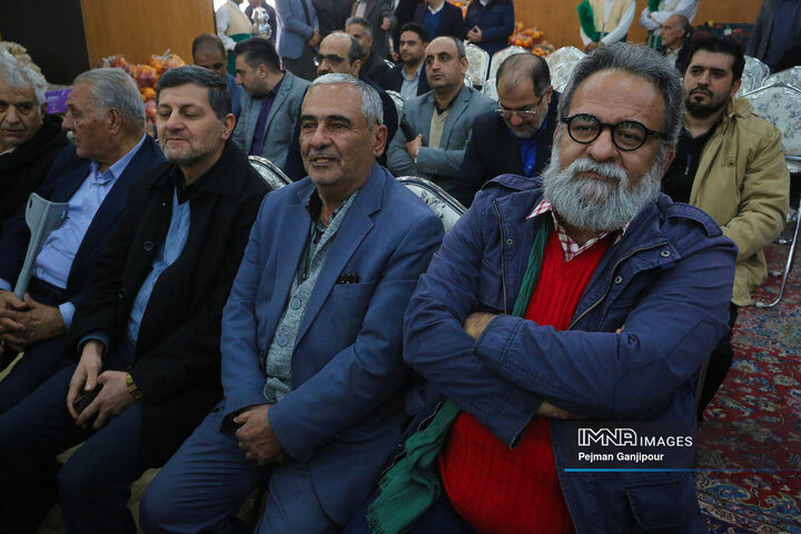 مراسم اهدای بسته‌های شب یلدا با مشارکت خیرین