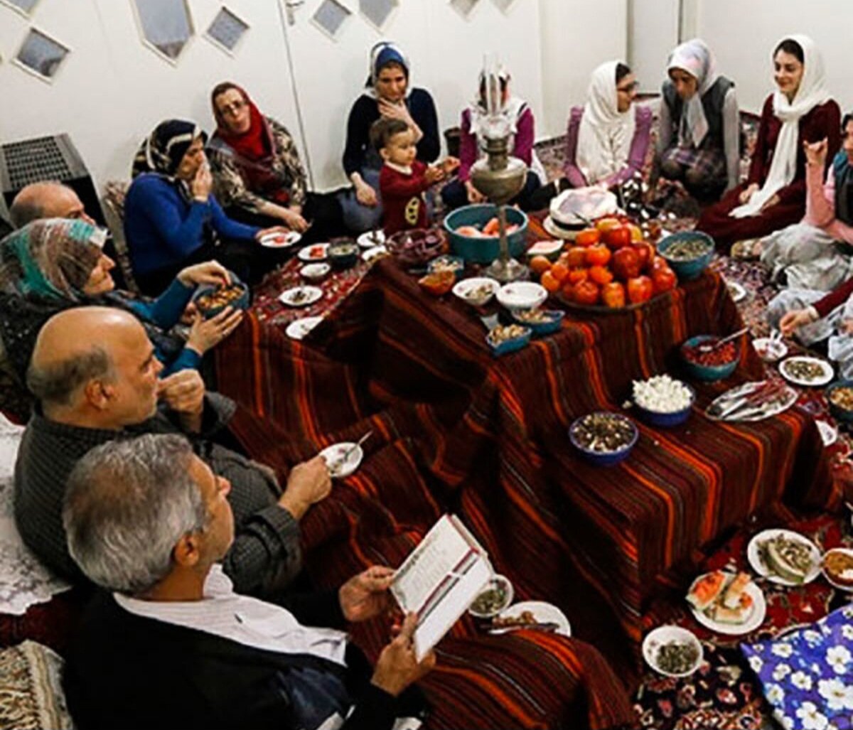 یلدا؛ وقتی قصه‌ها، انارها و دل‌ها دور هم جمع می‌شوند