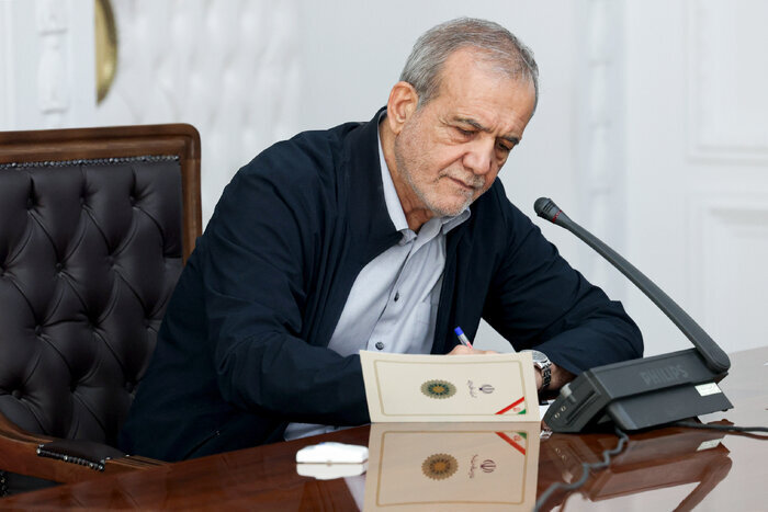 رئیس‌جمهور سالروز تولد حضرت مسیح (ع) و سال نو میلادی را تبریک گفت