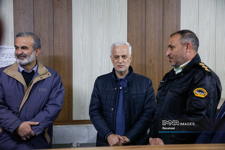 حضور شهردار اصفهان در کنار شب زنده‌داران یلدای شهرداری