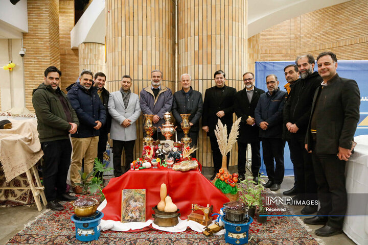 حضور شهردار اصفهان در کنار شب زنده‌داران یلدای شهرداری