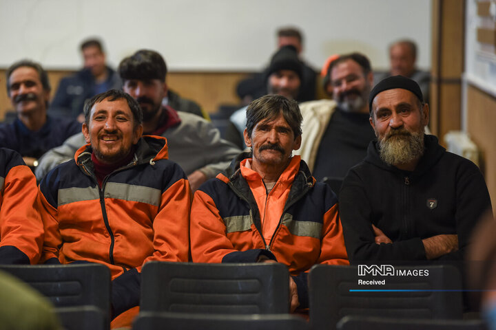 یلدای پاکبانان منطقه 12 شهرداری اصفهان