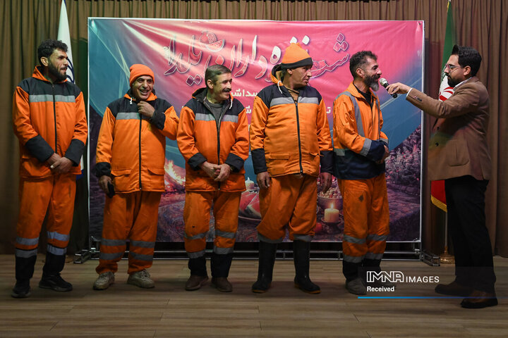 یلدای پاکبانان منطقه 12 شهرداری اصفهان