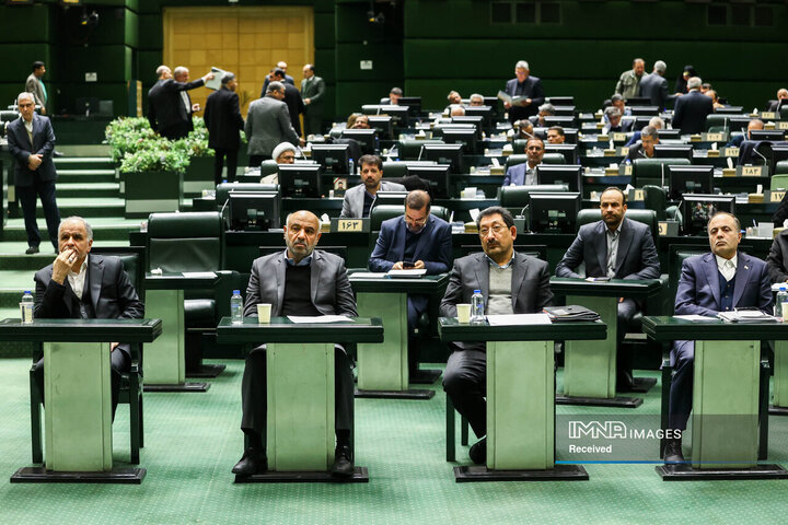 در جلسه غیرعلنی نمایندگان مجلس با اعضای اقتصادی دولت چه گذشت؟