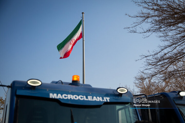 آیین رونمایی از ۴۰ دستگاه ماشین‌آلات جدید نظافت شهری اصفهان