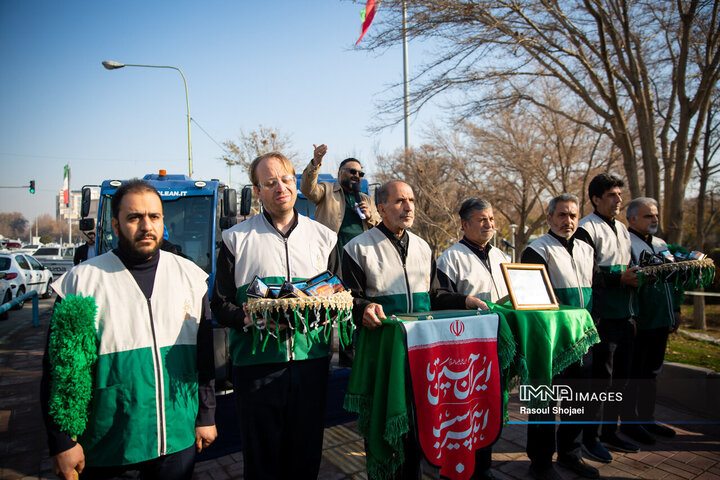 آیین رونمایی از ۴۰ دستگاه ماشین‌آلات جدید نظافت شهری اصفهان